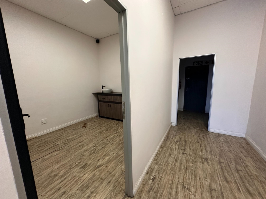 To Let Commercial Property for Rent in Reyno Ridge Mpumalanga