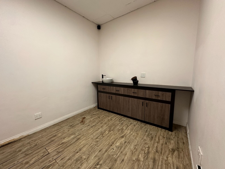 To Let Commercial Property for Rent in Reyno Ridge Mpumalanga