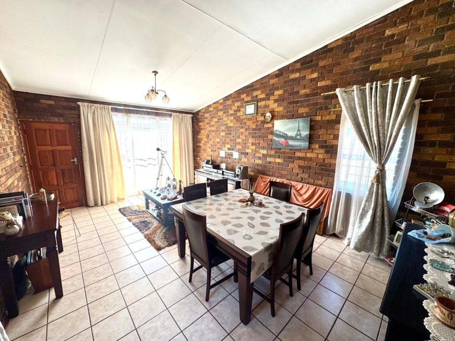 2 Bedroom Property for Sale in Secunda Mpumalanga