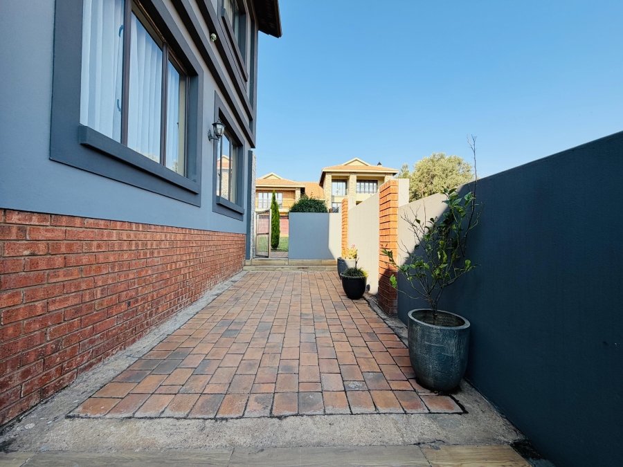 5 Bedroom Property for Sale in Roberts Estate Mpumalanga