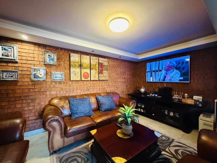 5 Bedroom Property for Sale in Roberts Estate Mpumalanga