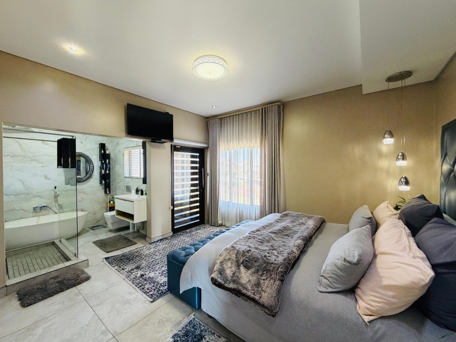 5 Bedroom Property for Sale in Roberts Estate Mpumalanga