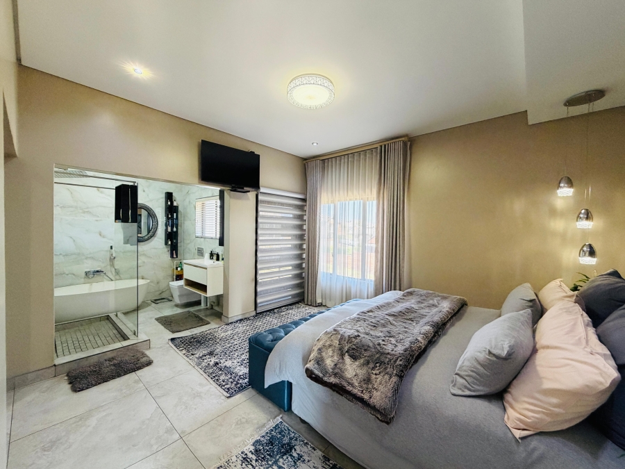 5 Bedroom Property for Sale in Roberts Estate Mpumalanga