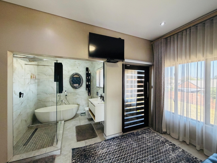 5 Bedroom Property for Sale in Roberts Estate Mpumalanga