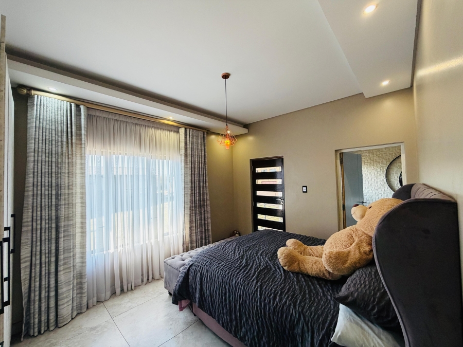 5 Bedroom Property for Sale in Roberts Estate Mpumalanga