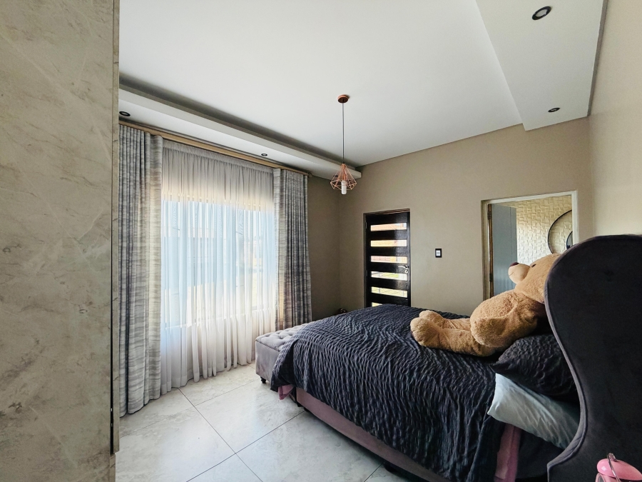 5 Bedroom Property for Sale in Roberts Estate Mpumalanga