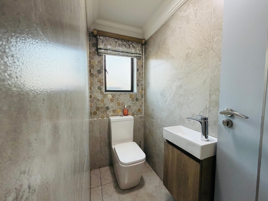 5 Bedroom Property for Sale in Roberts Estate Mpumalanga