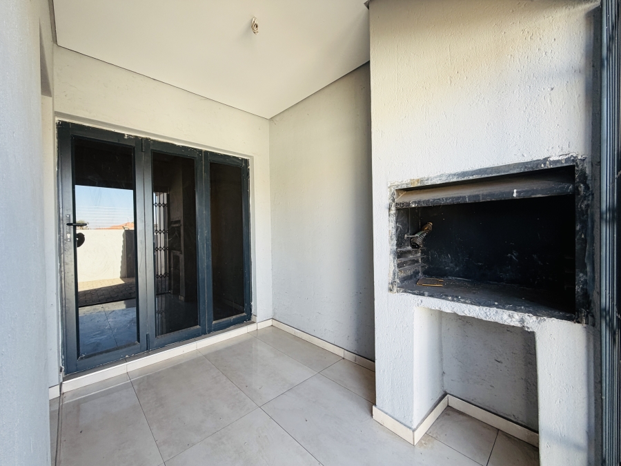 To Let 4 Bedroom Property for Rent in Aerorand Mpumalanga