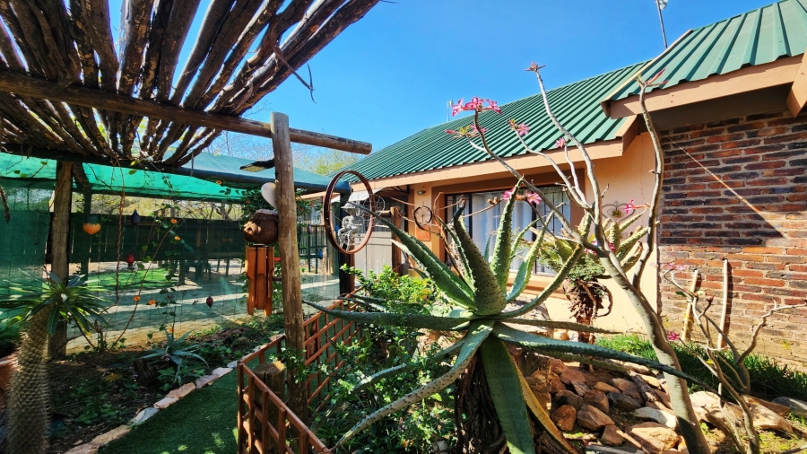 5 Bedroom Property for Sale in Marloth Park Mpumalanga