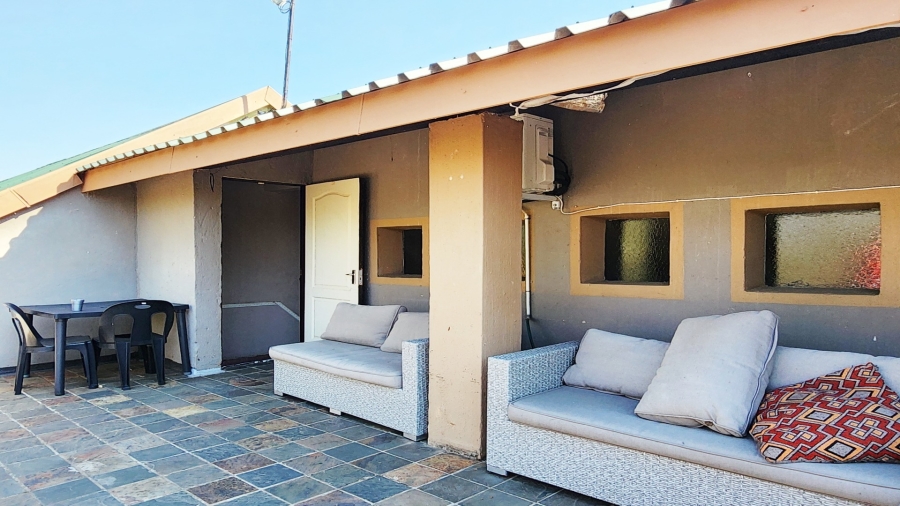 5 Bedroom Property for Sale in Marloth Park Mpumalanga