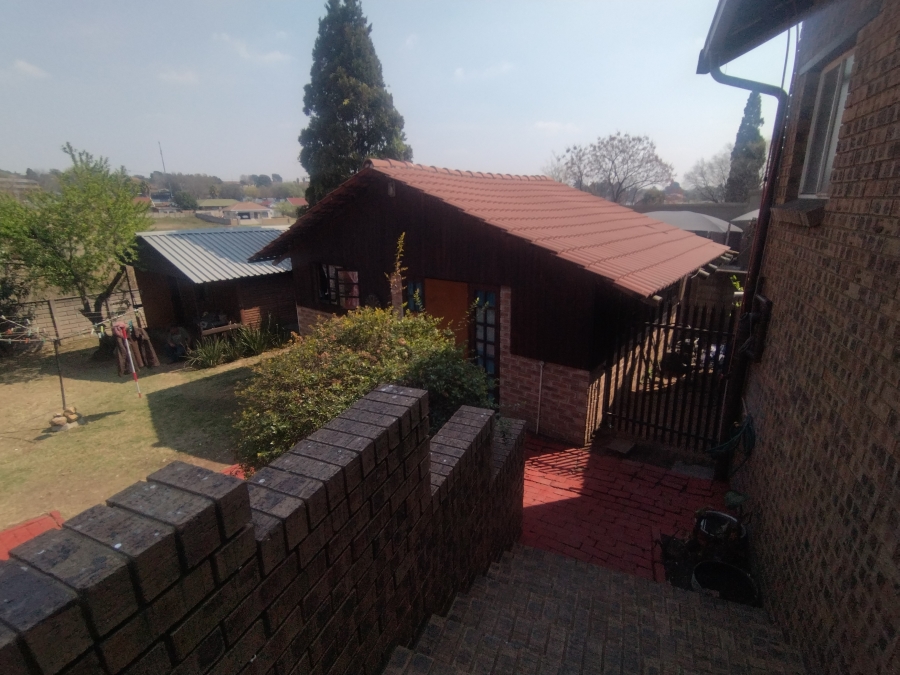 5 Bedroom Property for Sale in Tasbet Park Ext 1 Mpumalanga