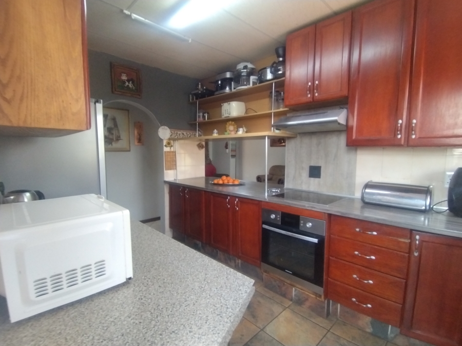 5 Bedroom Property for Sale in Tasbet Park Ext 1 Mpumalanga