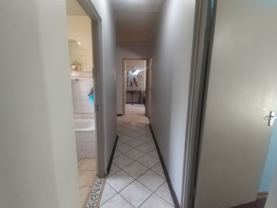 5 Bedroom Property for Sale in Tasbet Park Ext 1 Mpumalanga