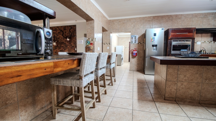 8 Bedroom Property for Sale in Marloth Park Mpumalanga
