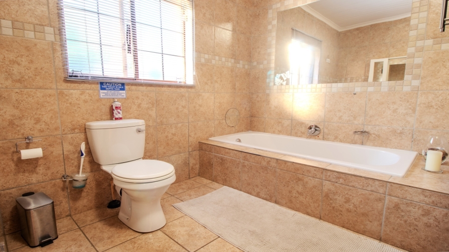 8 Bedroom Property for Sale in Marloth Park Mpumalanga