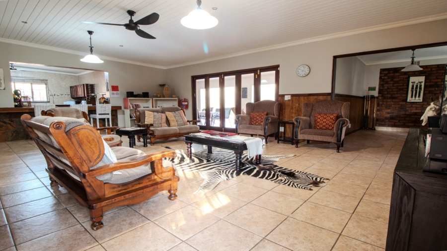 8 Bedroom Property for Sale in Marloth Park Mpumalanga