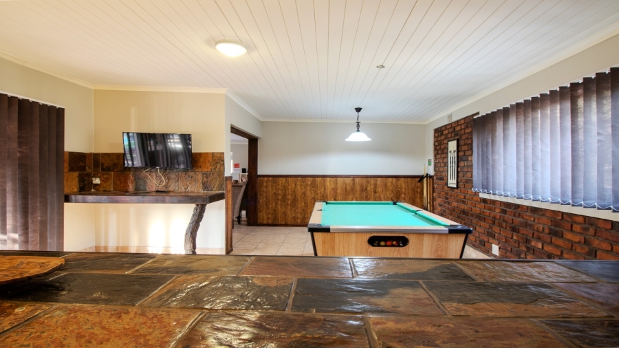8 Bedroom Property for Sale in Marloth Park Mpumalanga
