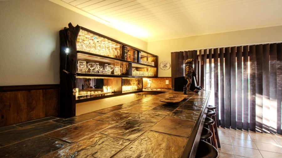 8 Bedroom Property for Sale in Marloth Park Mpumalanga