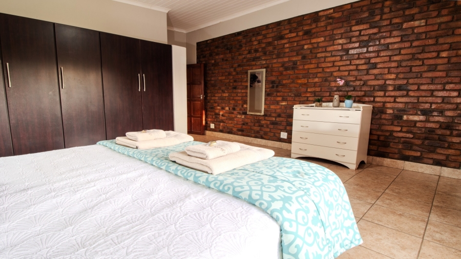 8 Bedroom Property for Sale in Marloth Park Mpumalanga