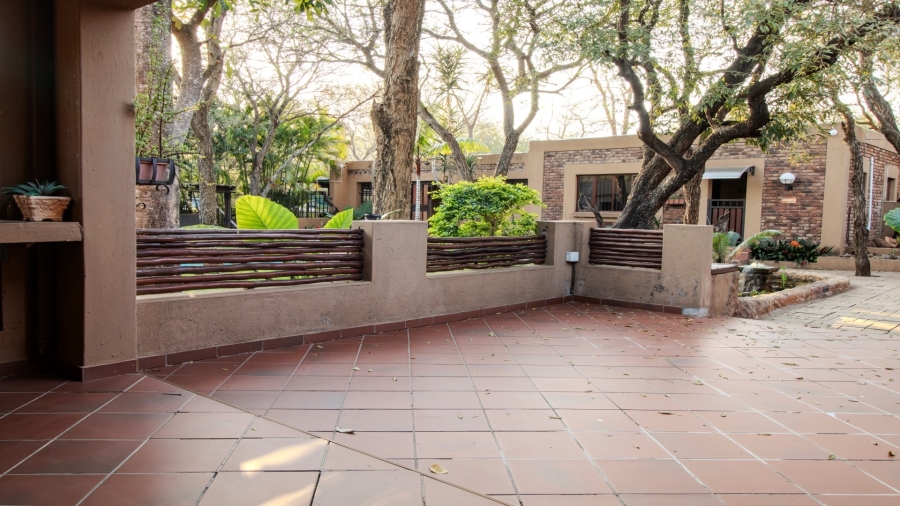 8 Bedroom Property for Sale in Marloth Park Mpumalanga