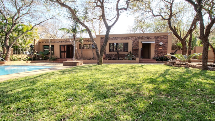 8 Bedroom Property for Sale in Marloth Park Mpumalanga