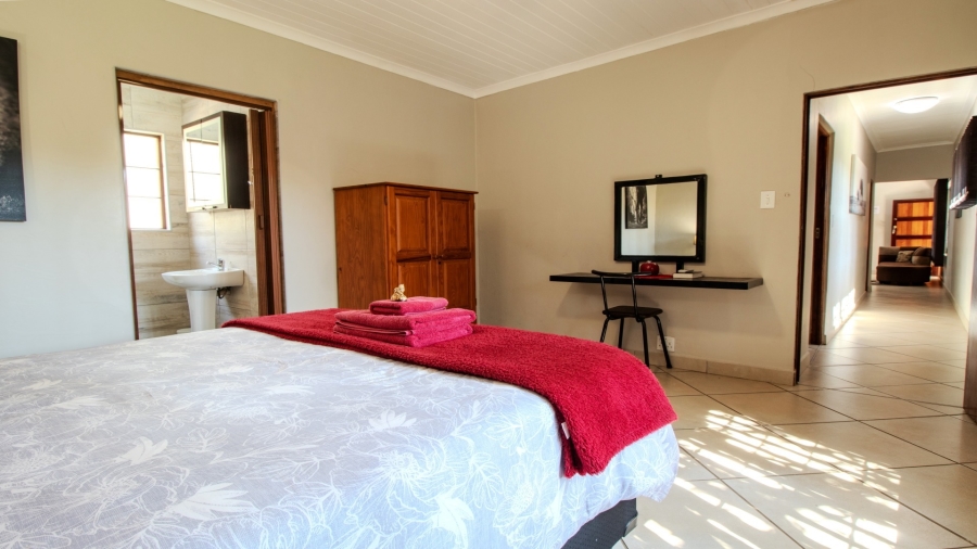 8 Bedroom Property for Sale in Marloth Park Mpumalanga