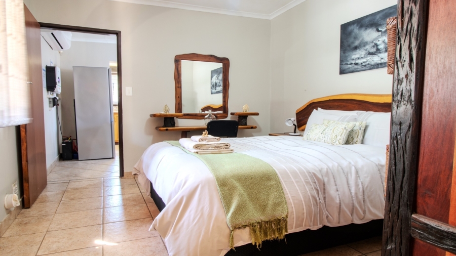 8 Bedroom Property for Sale in Marloth Park Mpumalanga