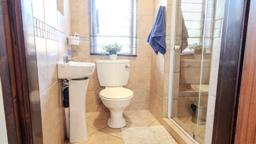 8 Bedroom Property for Sale in Marloth Park Mpumalanga