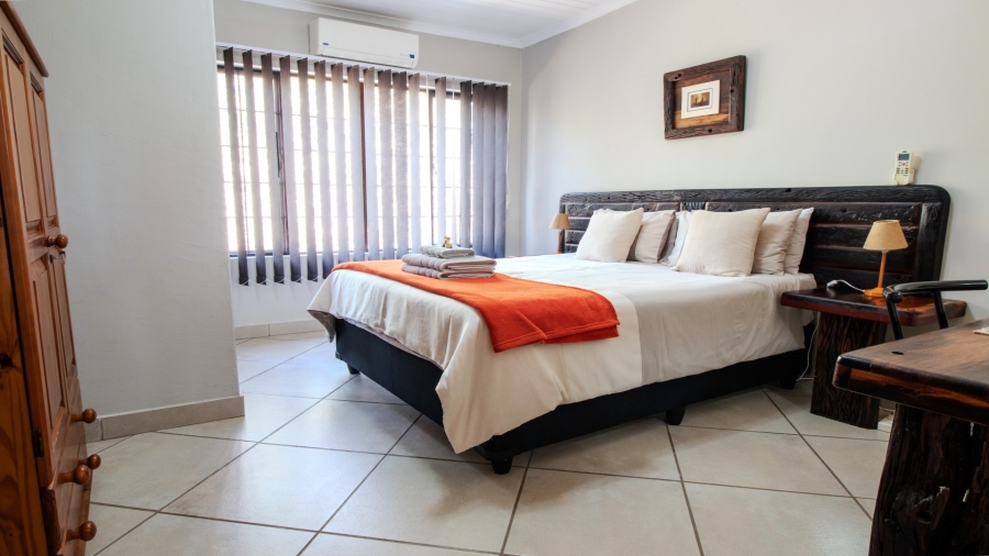 8 Bedroom Property for Sale in Marloth Park Mpumalanga