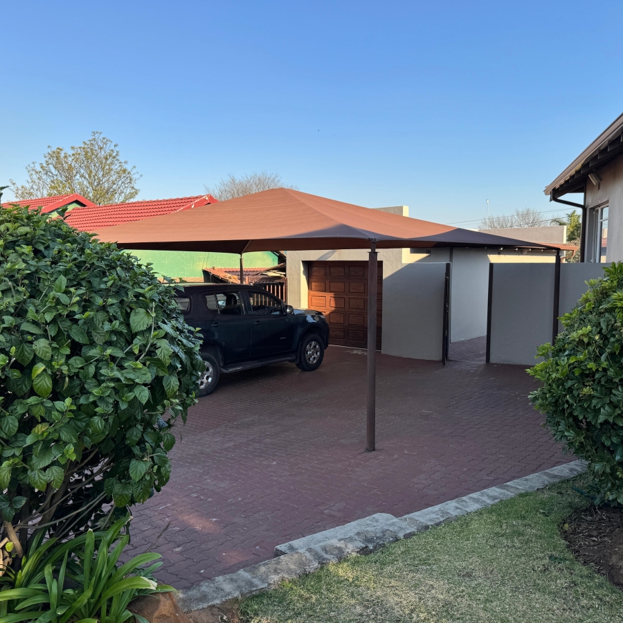 7 Bedroom Property for Sale in Model Park Mpumalanga