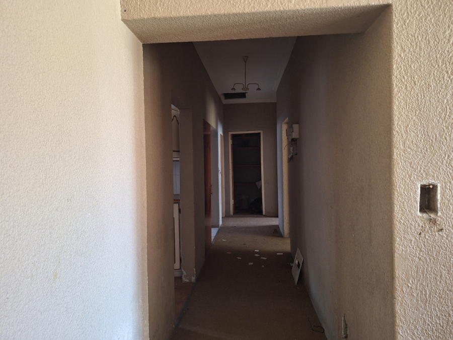 5 Bedroom Property for Sale in Volksrust Mpumalanga