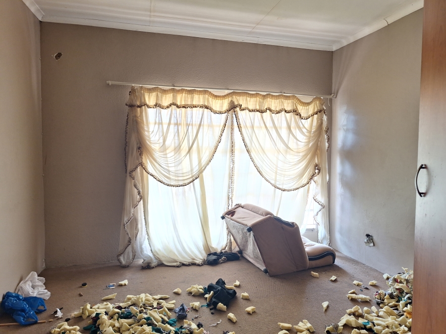 5 Bedroom Property for Sale in Volksrust Mpumalanga