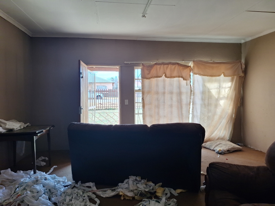 5 Bedroom Property for Sale in Volksrust Mpumalanga
