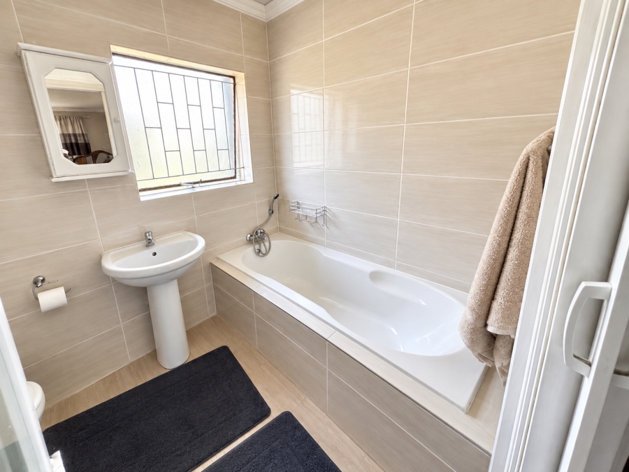 3 Bedroom Property for Sale in Cosmosrand Mpumalanga