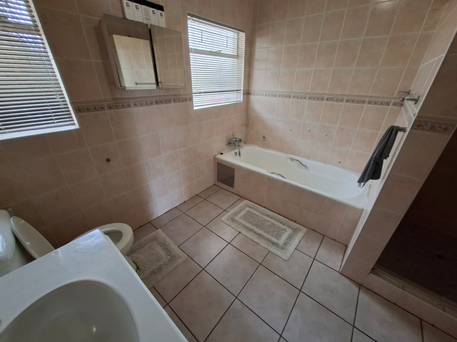 4 Bedroom Property for Sale in Kruinpark Mpumalanga