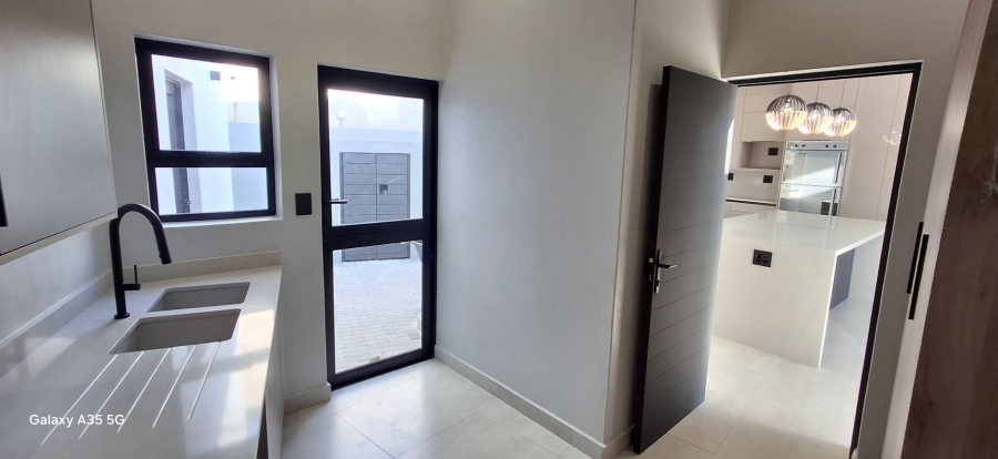 4 Bedroom Property for Sale in The Rest Nature Estate Mpumalanga