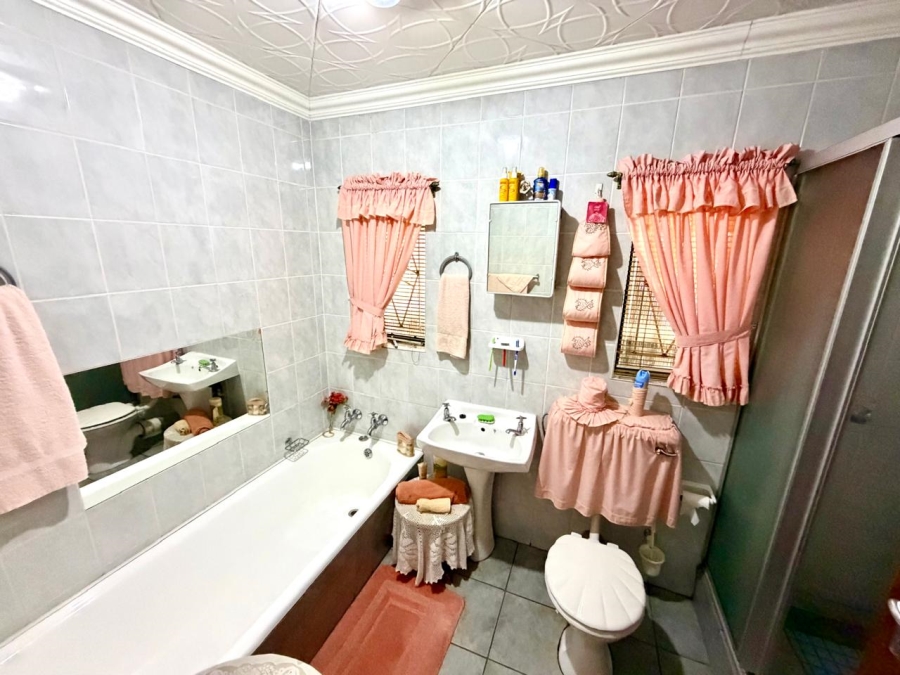 3 Bedroom Property for Sale in Kruinpark Mpumalanga