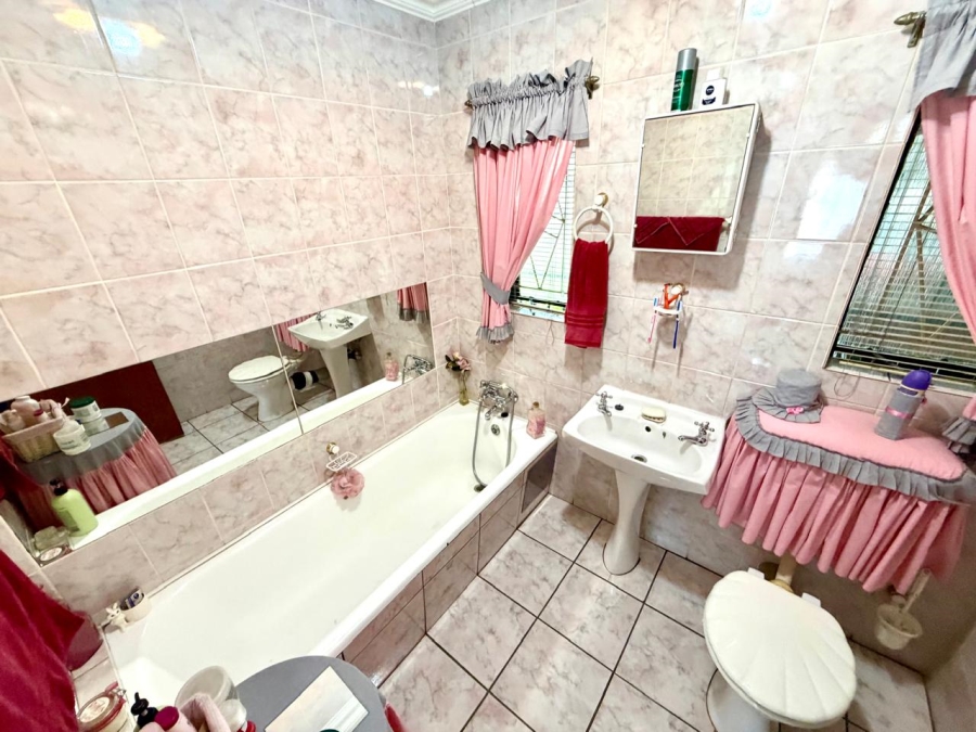 3 Bedroom Property for Sale in Kruinpark Mpumalanga
