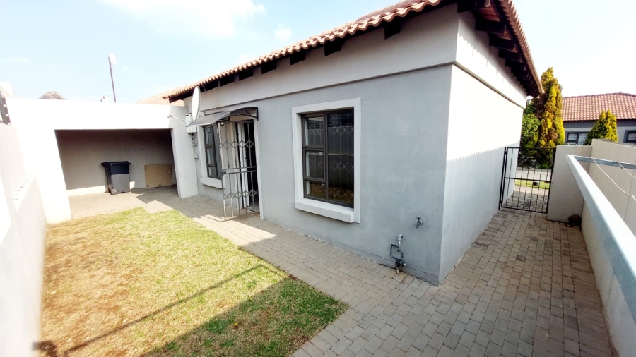 To Let 2 Bedroom Property for Rent in Terra Nova Mpumalanga