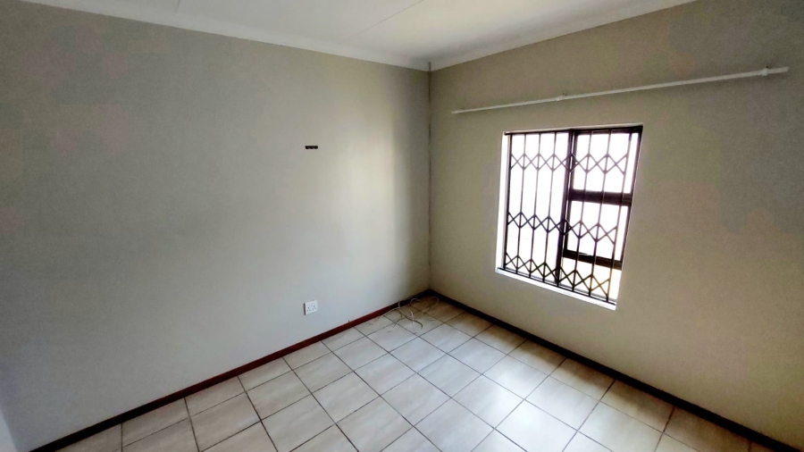 To Let 2 Bedroom Property for Rent in Terra Nova Mpumalanga