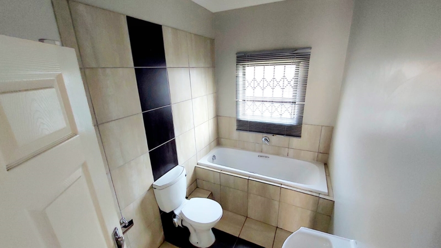 To Let 2 Bedroom Property for Rent in Terra Nova Mpumalanga