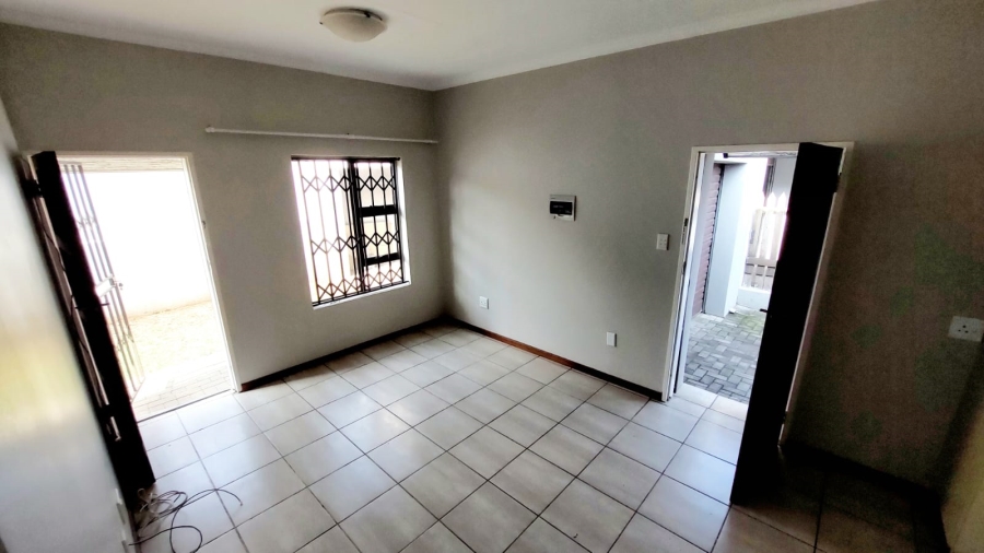 To Let 2 Bedroom Property for Rent in Terra Nova Mpumalanga