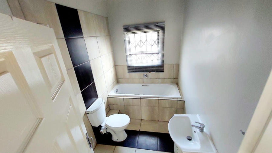 To Let 2 Bedroom Property for Rent in Terra Nova Mpumalanga