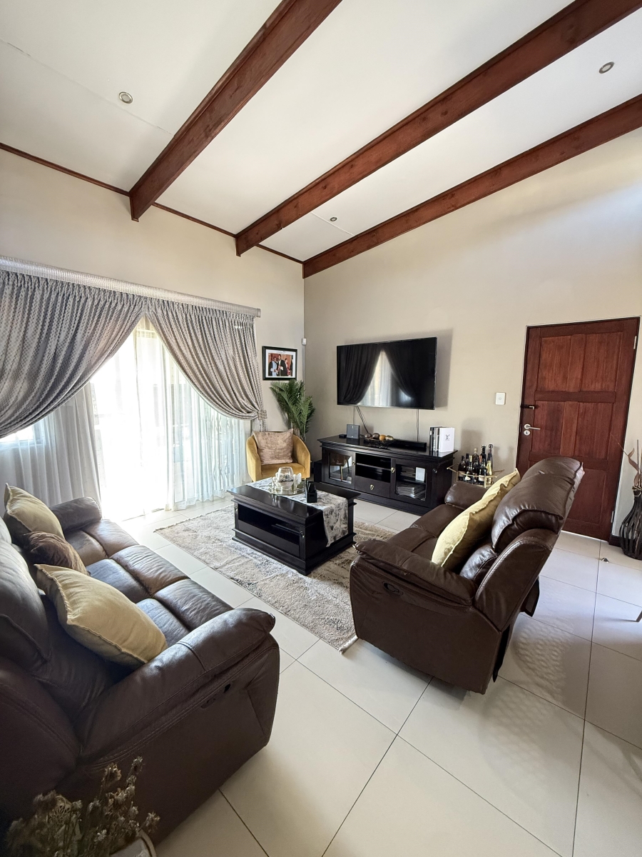 To Let 3 Bedroom Property for Rent in Ben Fleur Mpumalanga