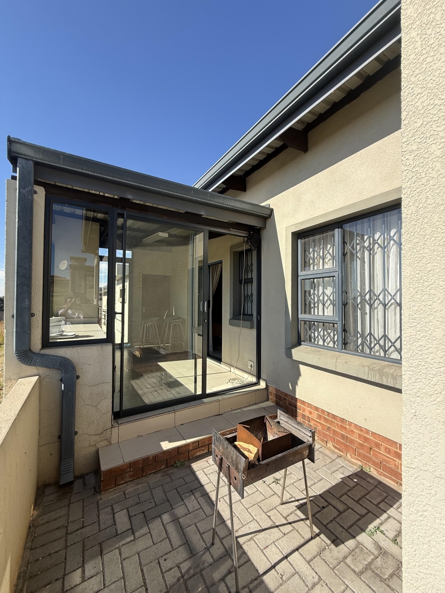 To Let 3 Bedroom Property for Rent in Ben Fleur Mpumalanga