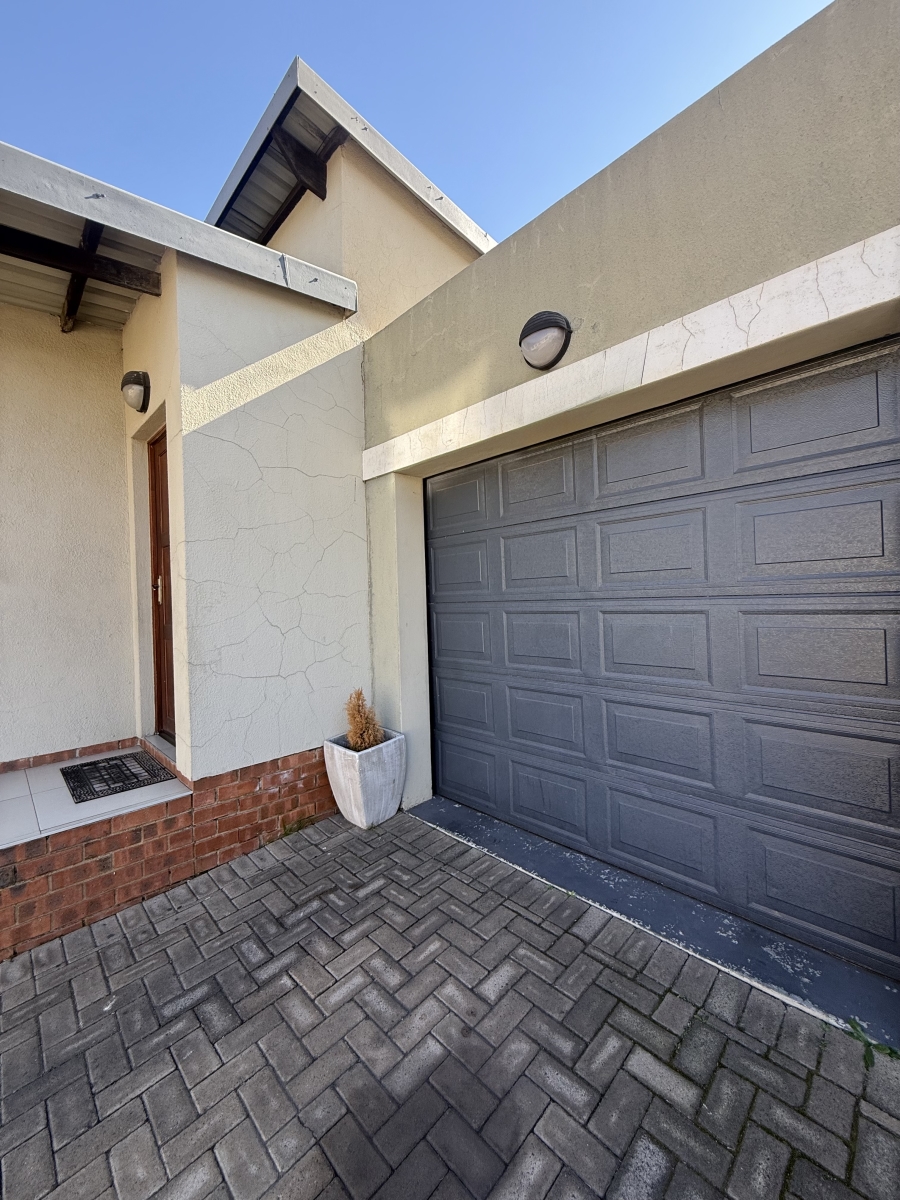 To Let 3 Bedroom Property for Rent in Ben Fleur Mpumalanga