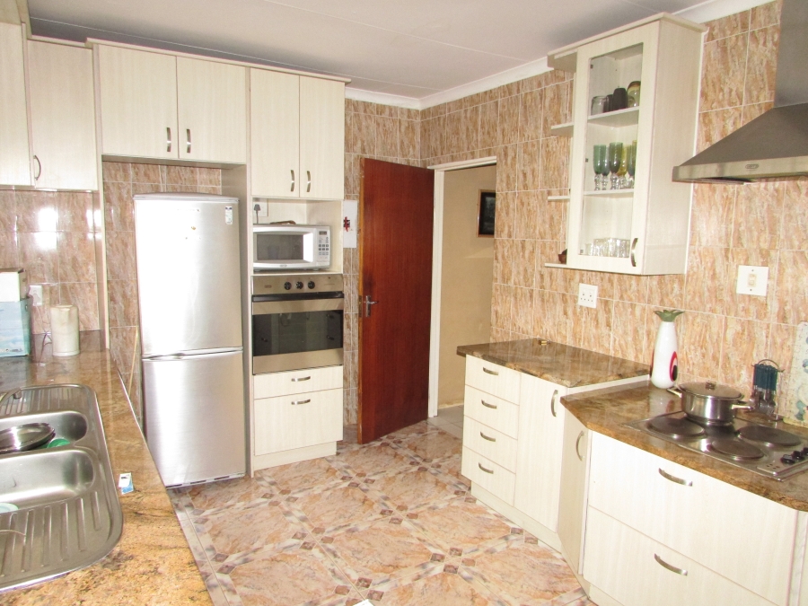 5 Bedroom Property for Sale in Hillsview Mpumalanga