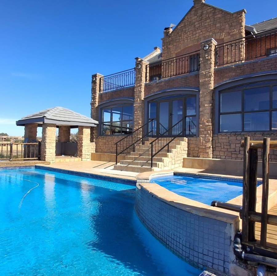 4 Bedroom Property for Sale in Machadodorp Mpumalanga