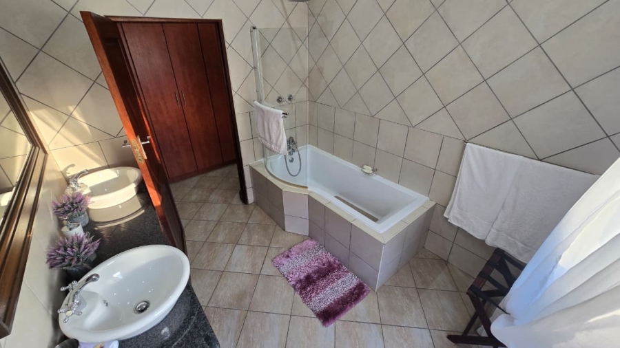 4 Bedroom Property for Sale in Machadodorp Mpumalanga