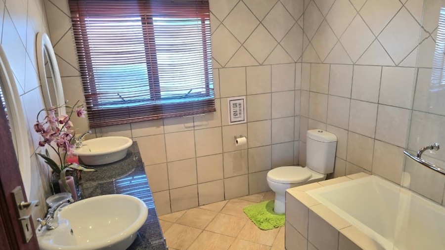 4 Bedroom Property for Sale in Machadodorp Mpumalanga